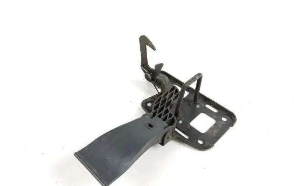 Audi A5 8T 8F Engine bonnet/hood lock/latch loop/hook 8T0823480