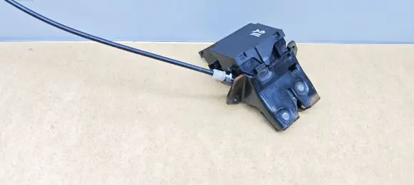 Mercedes-Benz E W211 Loading door lock A1717500085