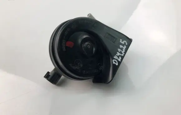Volvo XC70 Horn signal E30055306