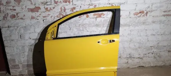 Dodge Caliber Front door PYH