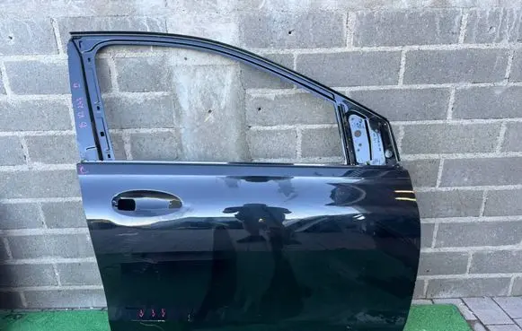 Mercedes-Benz B W247 Front door 