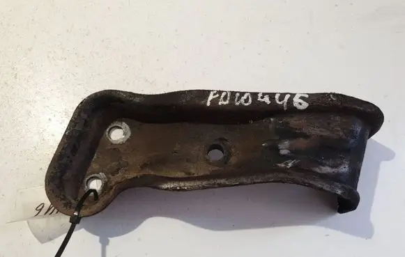 Mitsubishi Galant Engine mounting bracket
