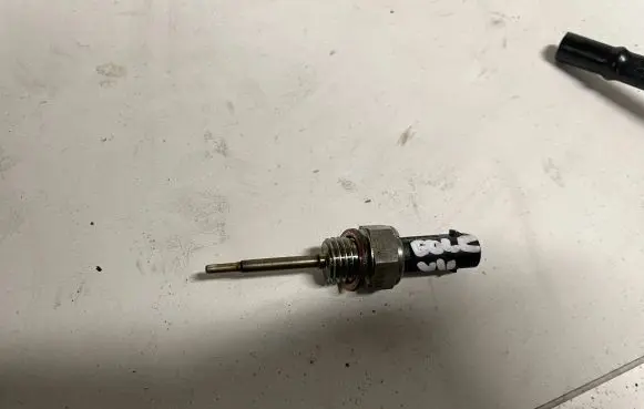 Volkswagen Golf VII Intake air temperature sensor 03N906081A