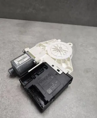 Volkswagen Tiguan Front door window regulator motor 5N0959702G C03383100 S0504