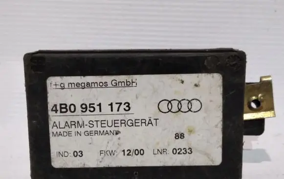 Audi A6 S6 C5 4B Alarm control unit/module 4B0951173