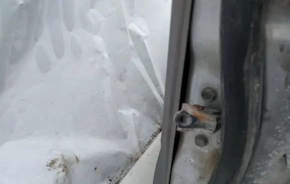 Nissan X-Trail T30 Front door check strap stopper 
