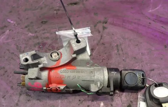 Skoda Octavia Mk1 (1U) Ignition lock 