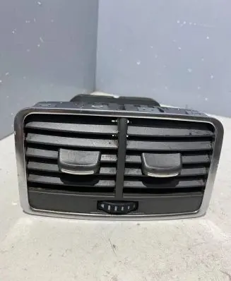 Audi A6 S6 C6 4F Rear air vent grill 4F0819203