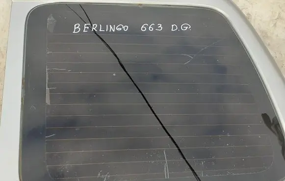 Citroen Berlingo Rear door window glass DOT211M89AS2