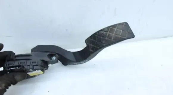 Audi A4 S4 B7 8E 8H Accelerator throttle pedal 8E1723523J 6PV00837506