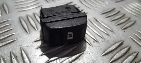 Citroen Xsara Picasso Electric window control switch 22681