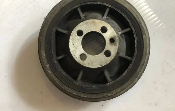 Alfa Romeo 147 Crankshaft pulley 551890830