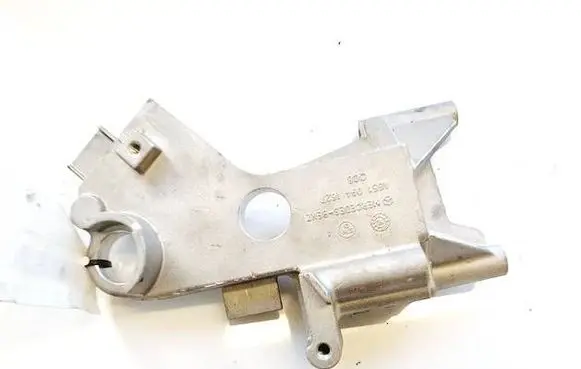 Mercedes-Benz C W205 Engine mounting bracket A6510941627