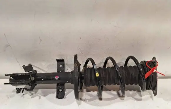 Renault Clio IV Front shock absorber/damper
