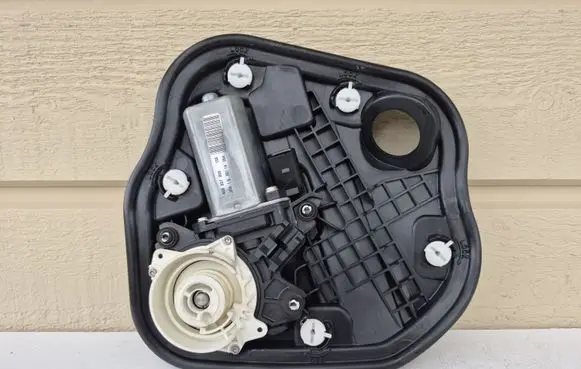 Audi A7 S7 4G Front door soft close latching motor 4G8837003