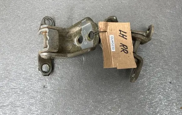 Nissan Patrol Y61 Rear door hinge set 824012J000