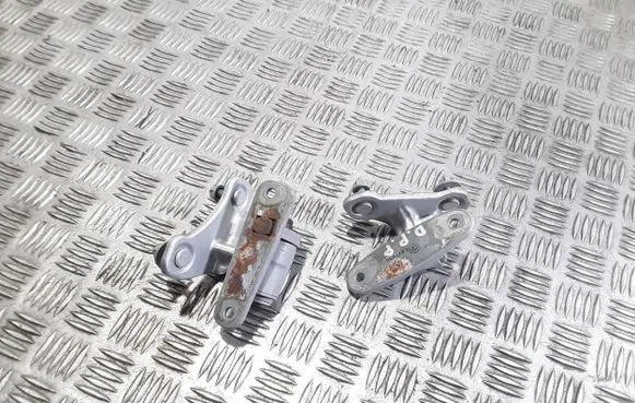 Mercedes-Benz E W212 Front door hinge set A047058