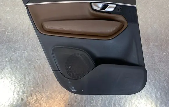 Volvo XC90 Rear door card panel trim 31393115