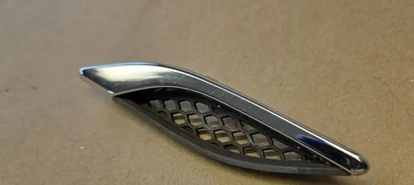 Maserati Ghibli Fender grill 670025654 10147543