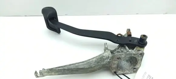 Mercedes-Benz 380 560SEC C126 Brake pedal 1262902419 BE1329789
