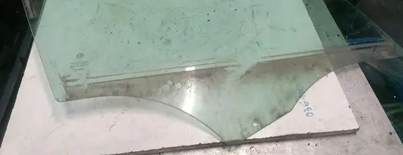 Alfa Romeo Giulietta Sliding door window/glass 