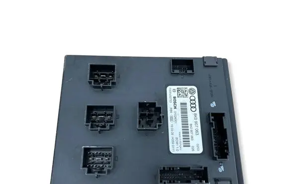 Audi A4 S4 B8 8K Comfort/convenience module 8K0907063 01026001 F005V00753