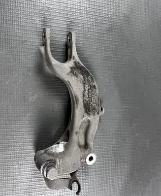 Audi SQ7 Lower shock absorber bracket 4M0413038RH