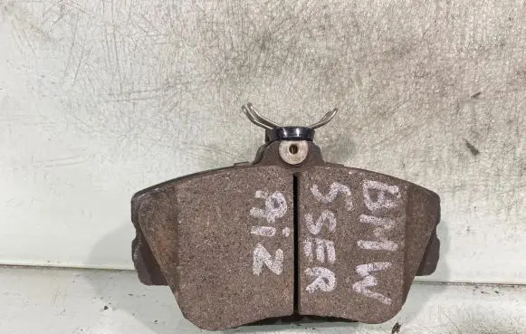 BMW 5 E39 Brake pads (rear) 