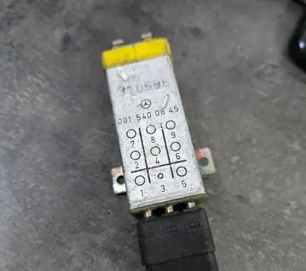 Mercedes-Benz C W202 Other relay 0015400845 310596 897234000