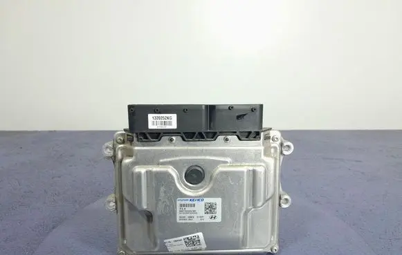 KIA Sportage Engine control unit/module ECU 39199-2BBF0