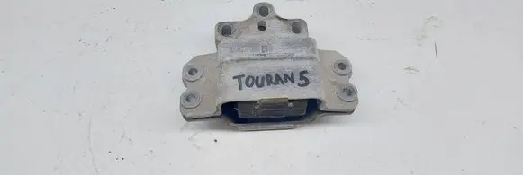 Volkswagen Touran I Engine mount bracket 1K0199555