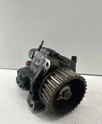 Renault Megane II Fuel injection high pressure pump 8200663258 5WS40153 A2C20000754