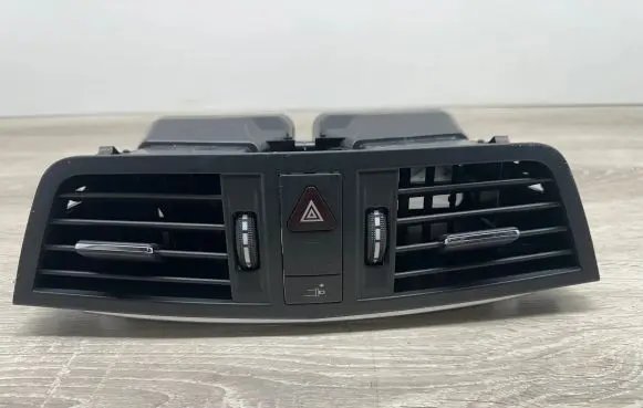Mercedes-Benz E C207 W207 Dash center air vent grill A2078300054