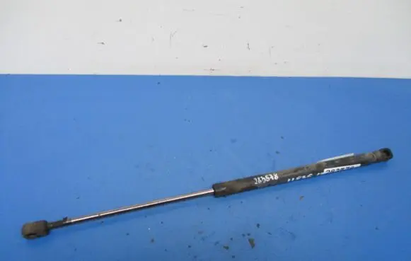 Volkswagen Golf II Shock absorber/damper mounting bracket 