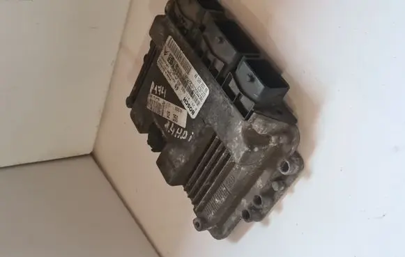 Peugeot 206 Engine control unit/module 0281011089 9647785580 9653202580