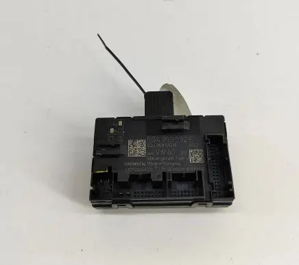 Skoda Superb B8 (3V) Door control unit/module 5Q4959592E 5Q4959592B