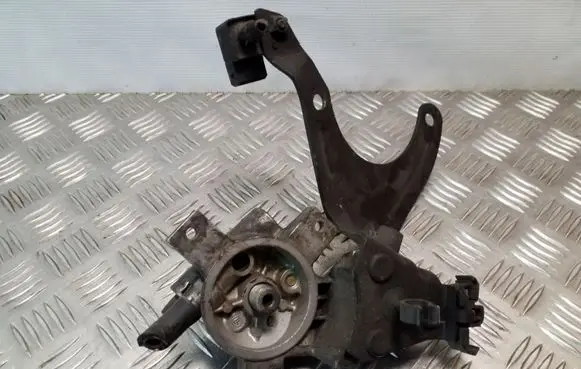 Volvo S70 V70 V70 XC Fuel filter bracket/mount holder 074127445A