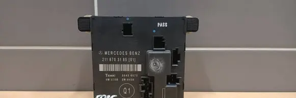 Mercedes-Benz E W211 Door control unit/module 2118703185 00406075
