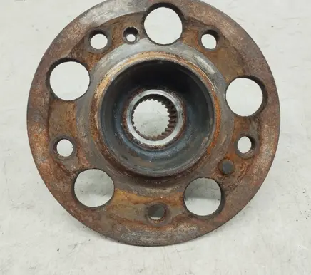 Mercedes-Benz 190 W201 Rear wheel hub 2013500646 A2013500646