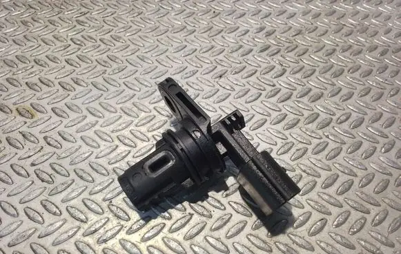 Dacia Logan I Camshaft speed sensor 8200963885