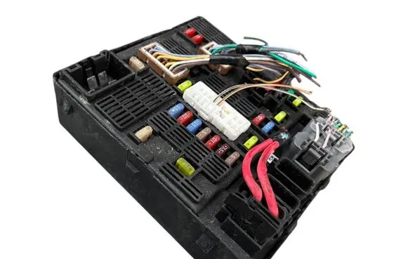 Renault Scenic III - Grand scenic III Fuse module 284B62342R 0230970900786 28402079023