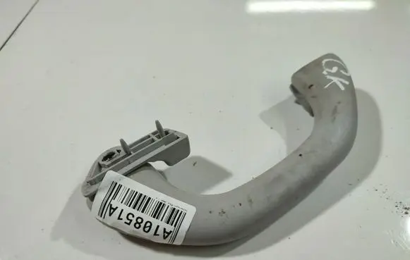 Volkswagen Polo IV 9N3 Rear interior roof grab handle