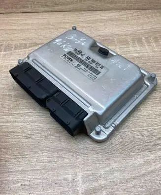 Volkswagen PASSAT B5.5 Engine control unit/module ECU 038906019DS 0281010543 Used