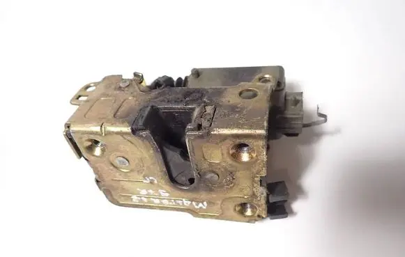 Renault Master I Front door lock