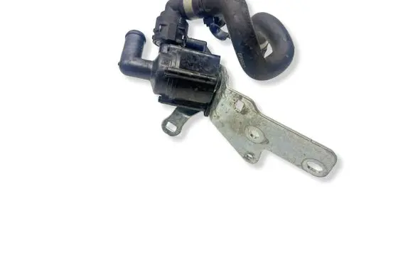 Volvo XC40 Electric auxiliary coolant/water pump 32324819