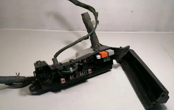 Toyota Corolla Verso AR10 Fuse box set