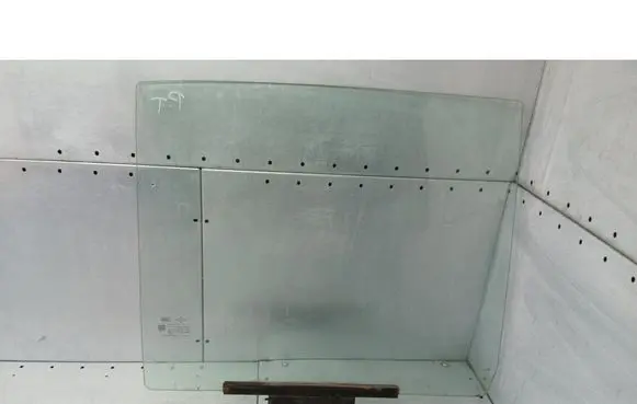 Rear door window glass