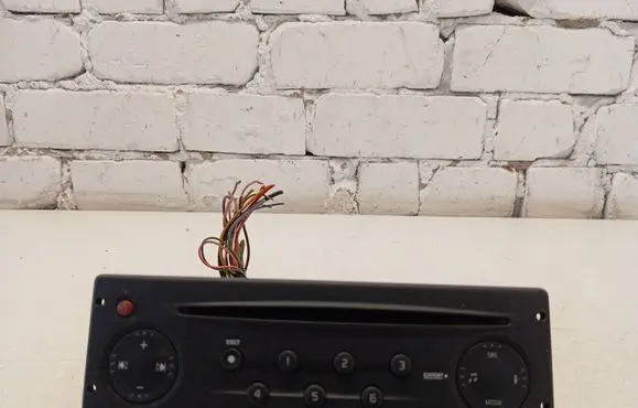 Radio/CD/DVD/GPS head unit