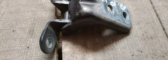 KIA Sorento Front door upper hinge