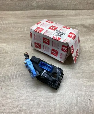 Citroen Xsara Picasso Central body control module 6105HT